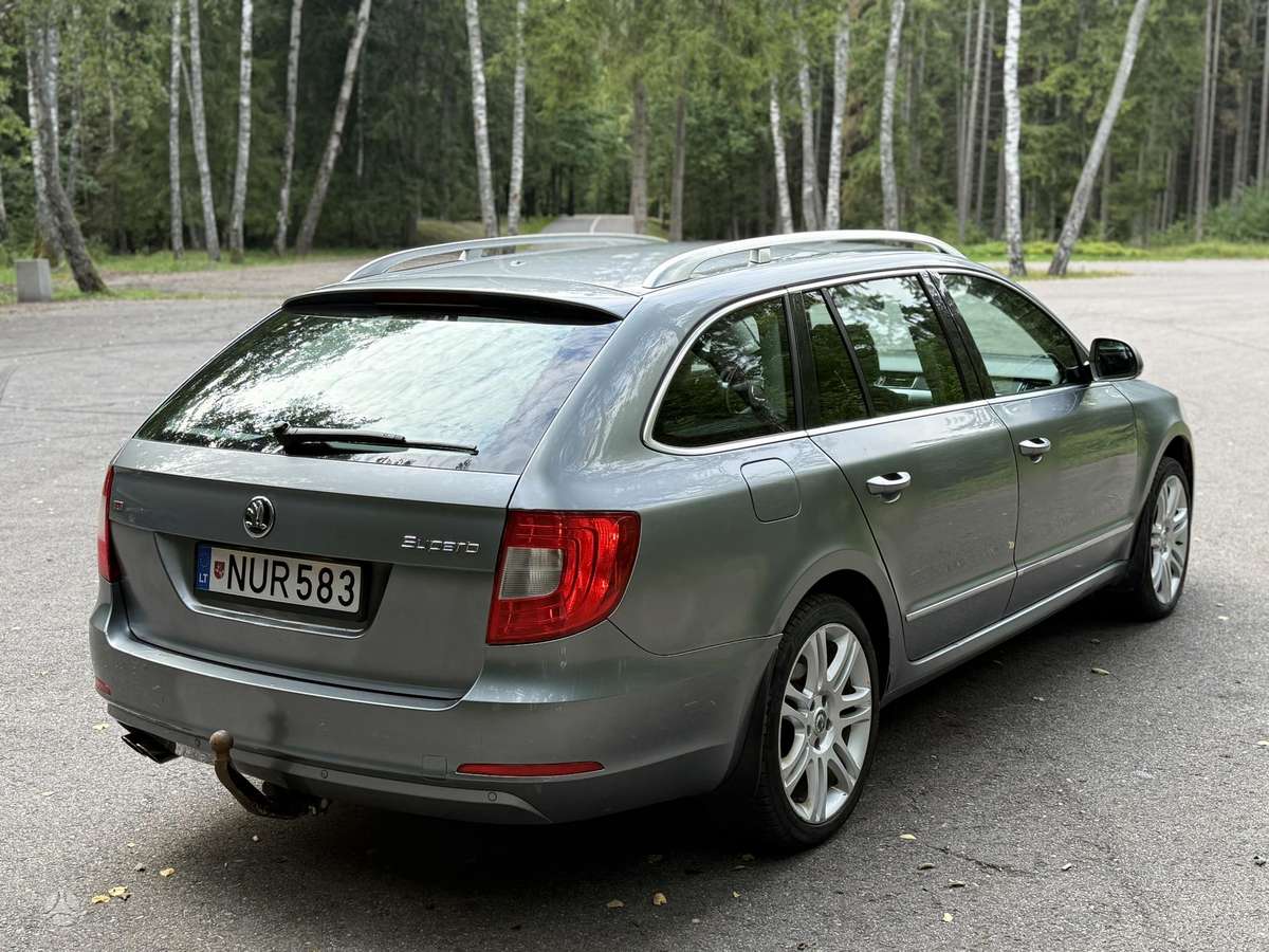 Skoda Superb 2011 — фото 7