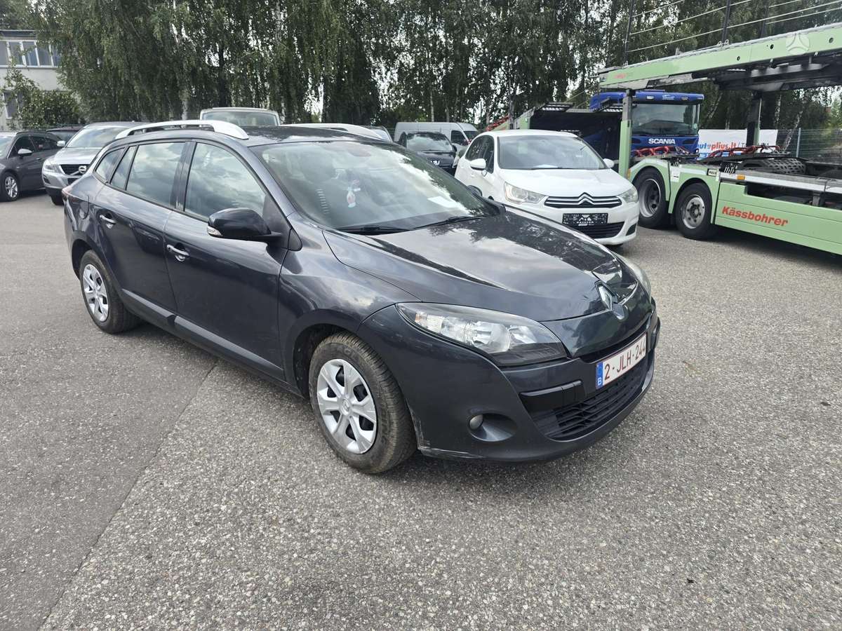 Renault Megane 2012 — салон
