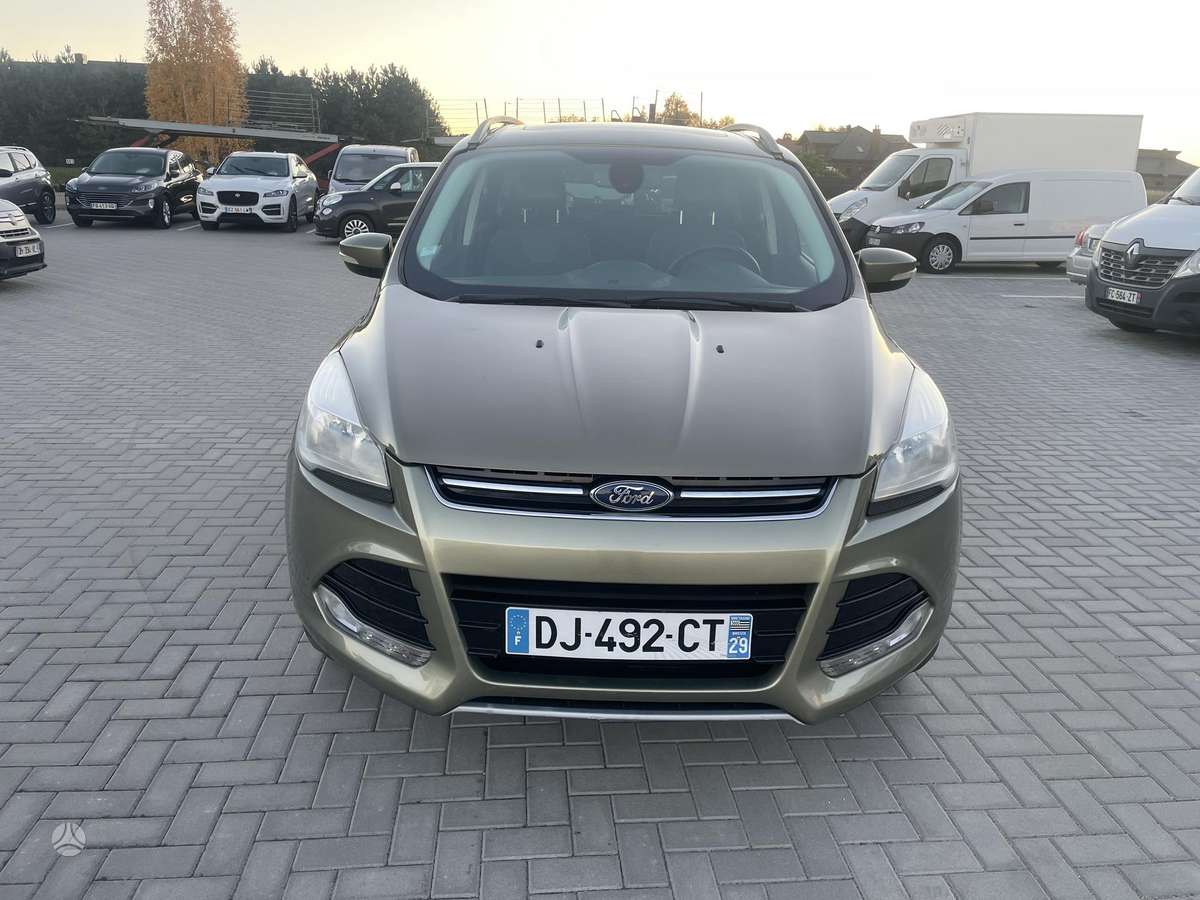 Ford Kuga 2014 — салон