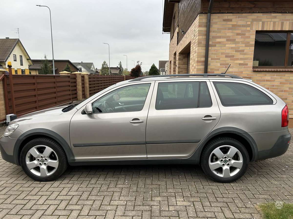 Skoda Octavia 2011 — photo 12