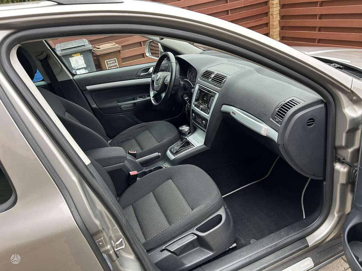 Skoda Octavia 2011 — photo 18
