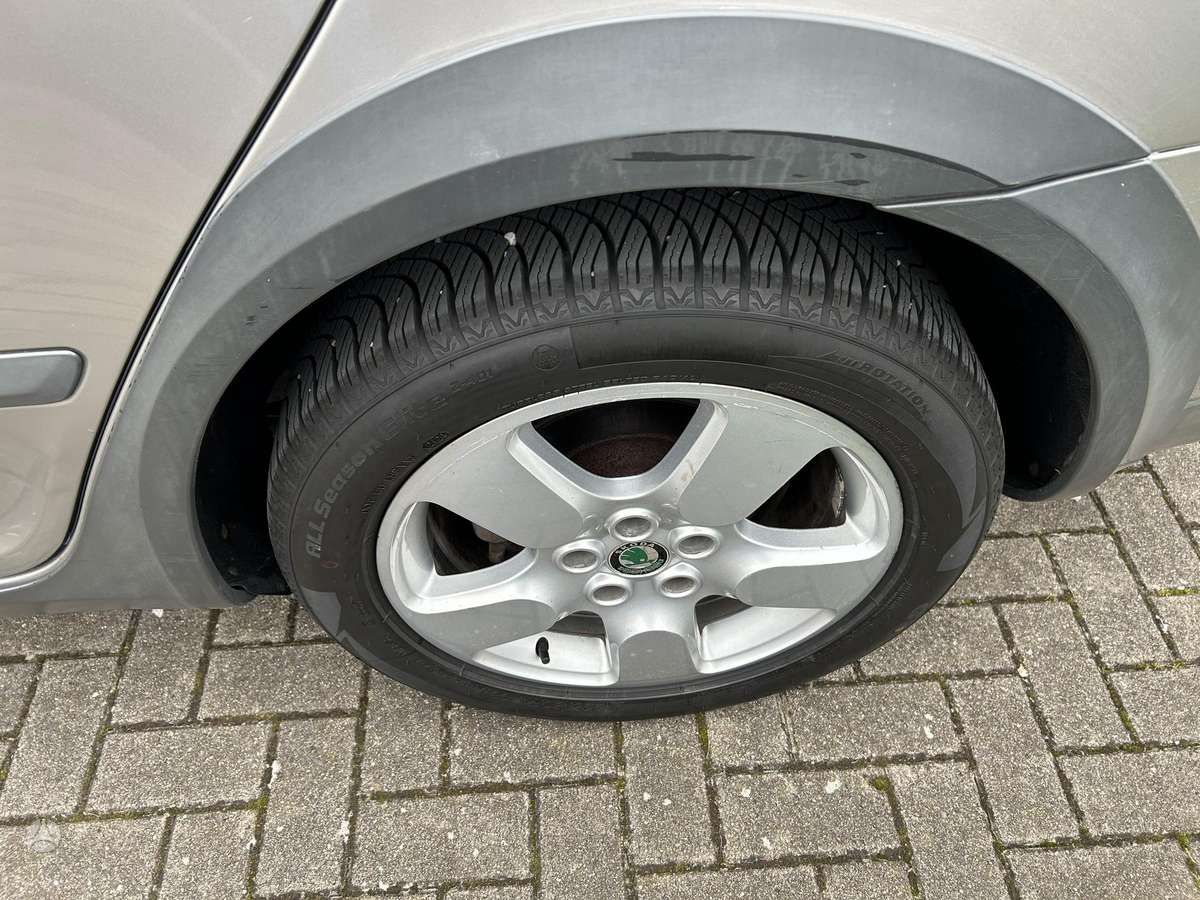 Skoda Octavia 2011 — photo 26