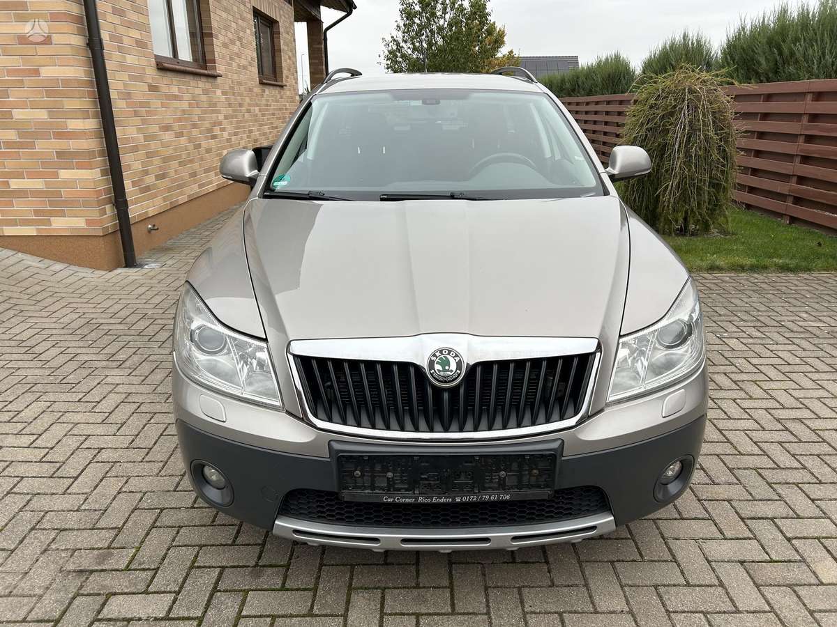 Skoda Octavia 2011 — interior