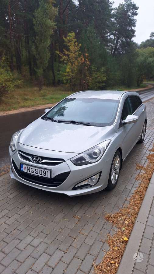 Hyundai i40 2013 — вигляд ззаду