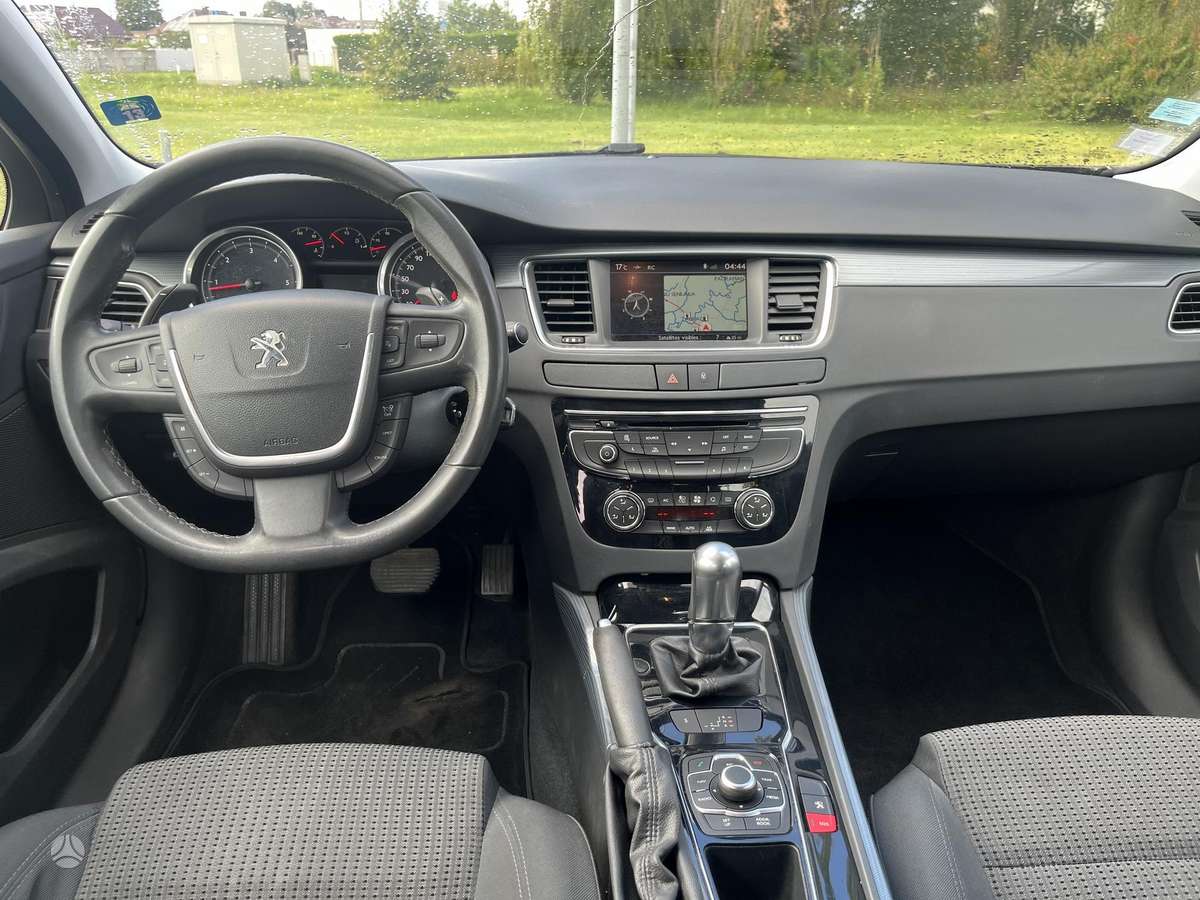 Peugeot 508 2011 — photo 12