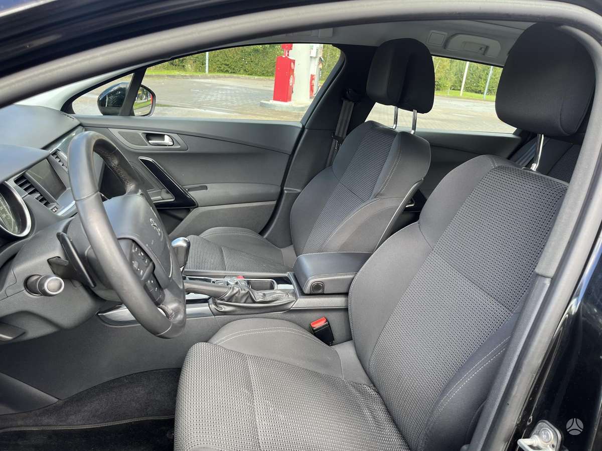 Peugeot 508 2011 — photo 13