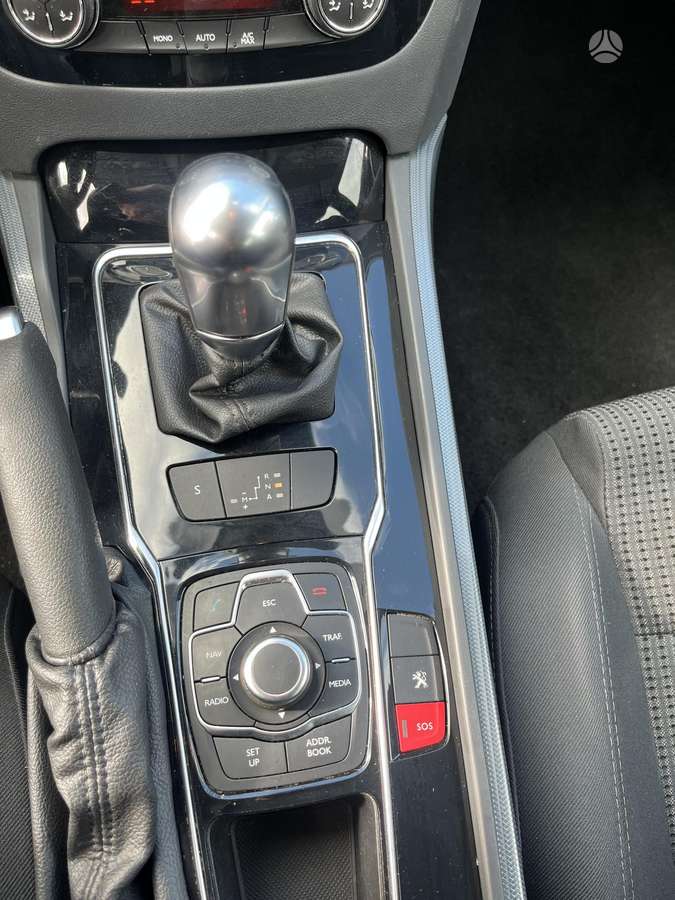 Peugeot 508 2011 — photo 15