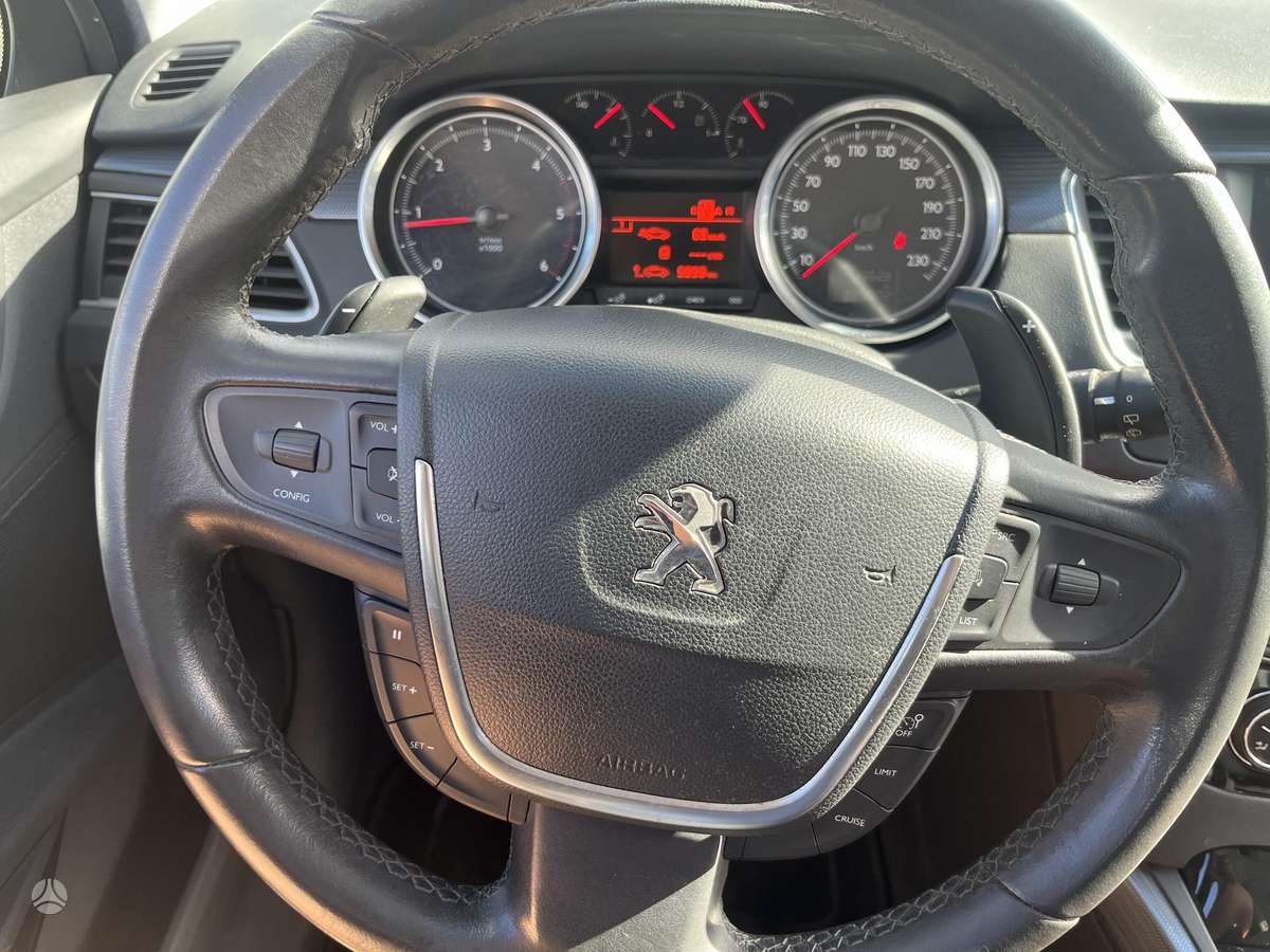 Peugeot 508 2011 — photo 17
