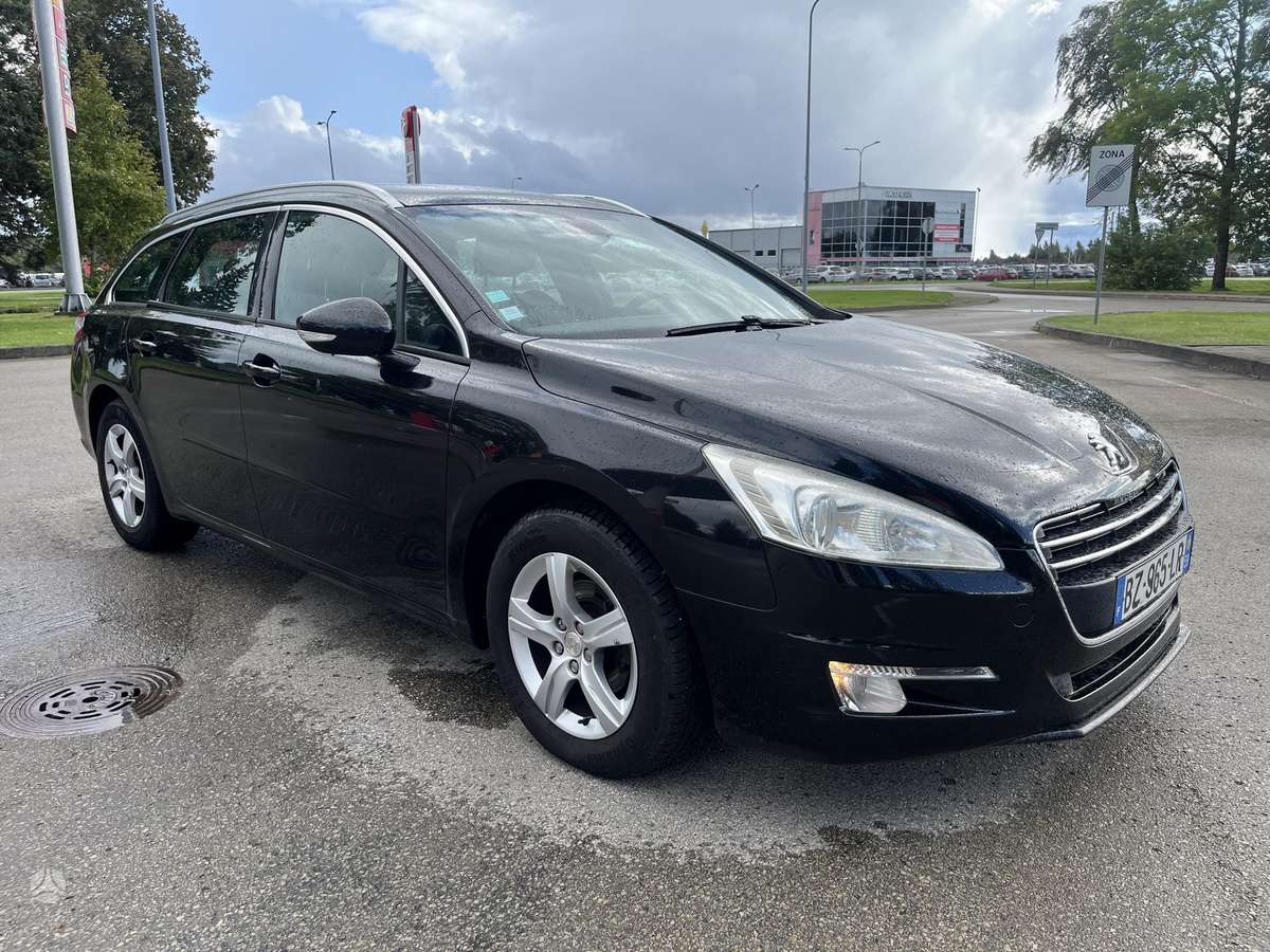 Peugeot 508 2011 — interior
