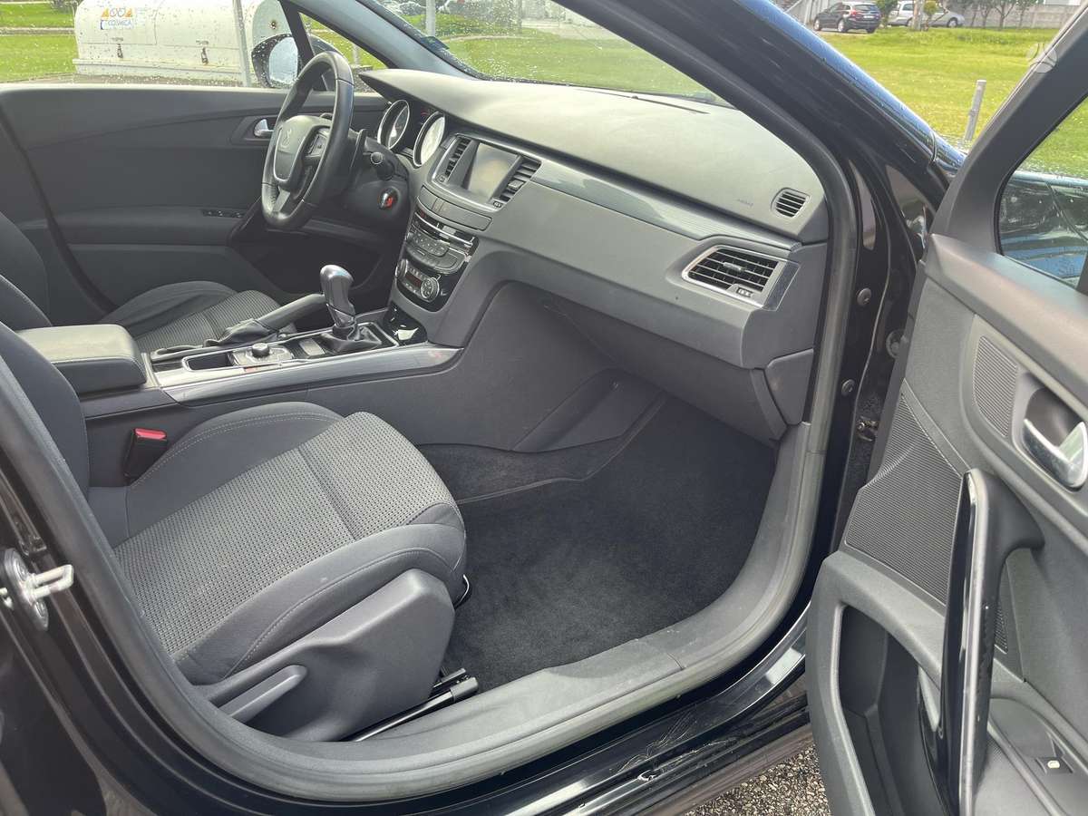 Peugeot 508 2011 — photo 9