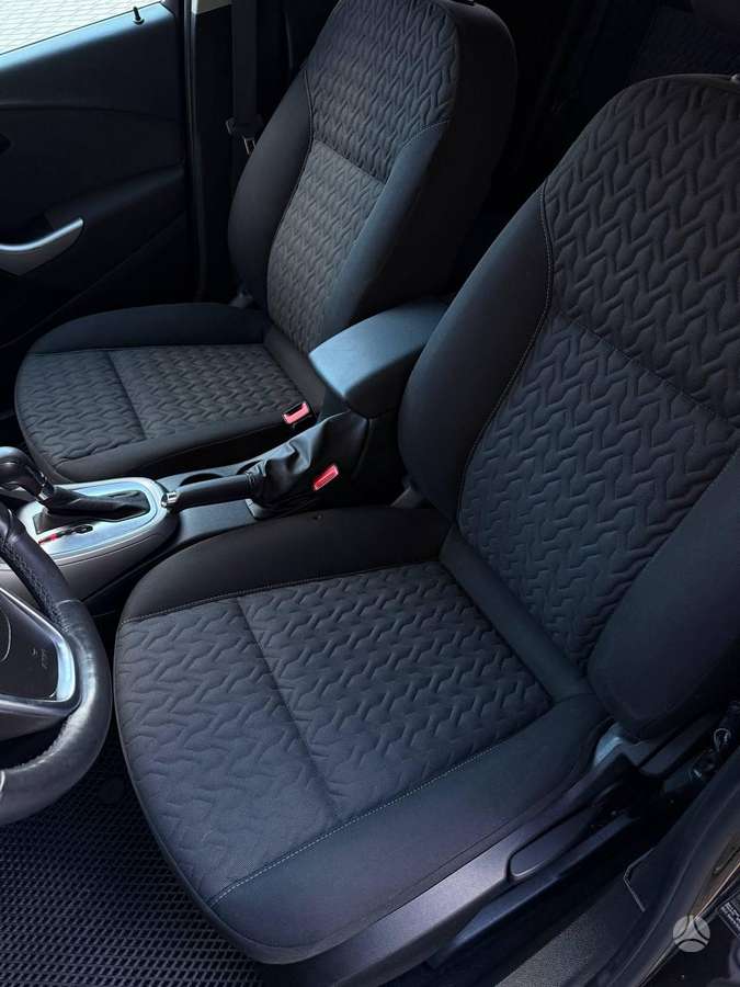 Opel Astra 2013 — photo 30