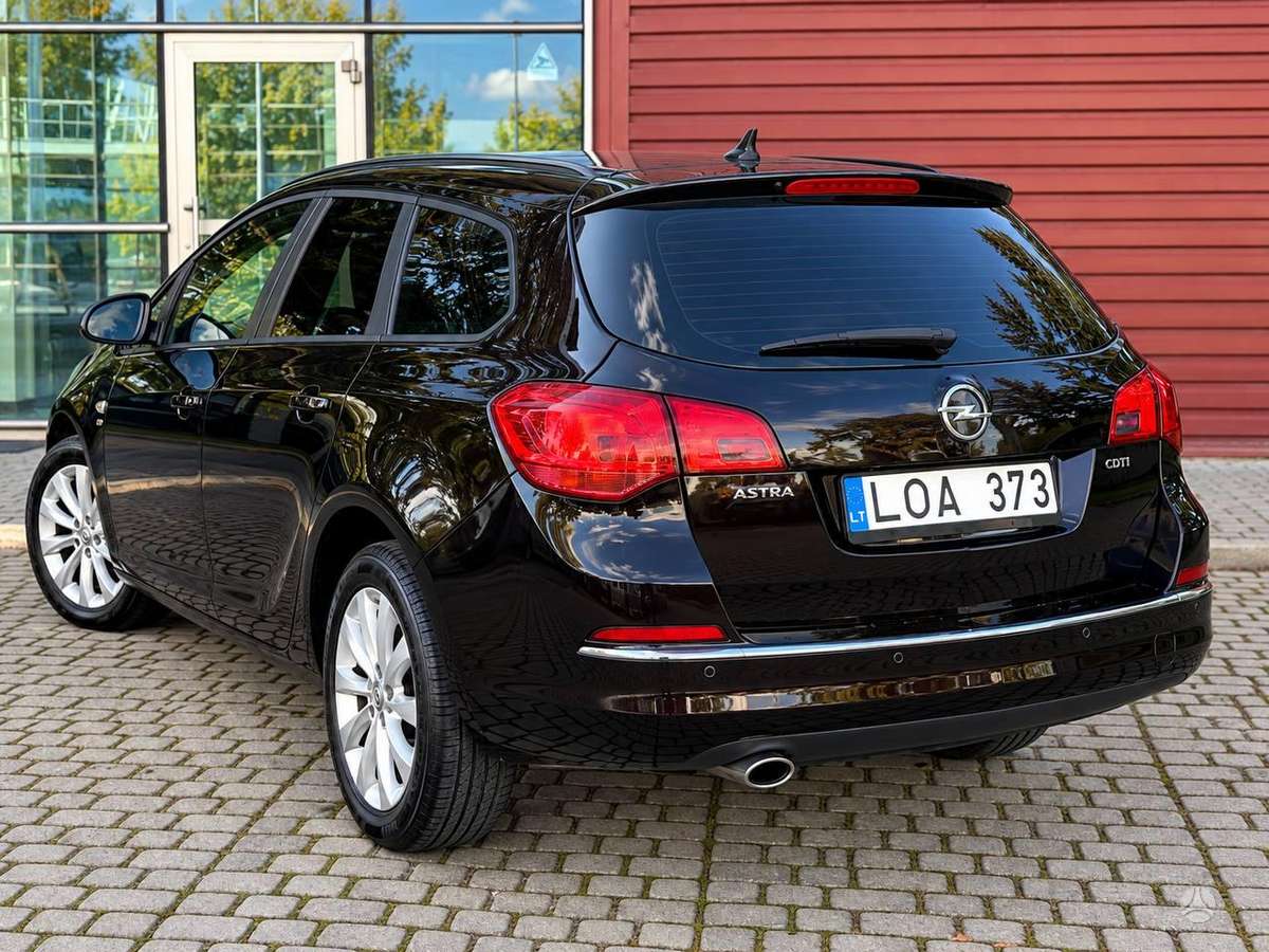 Opel Astra 2013 — photo 5