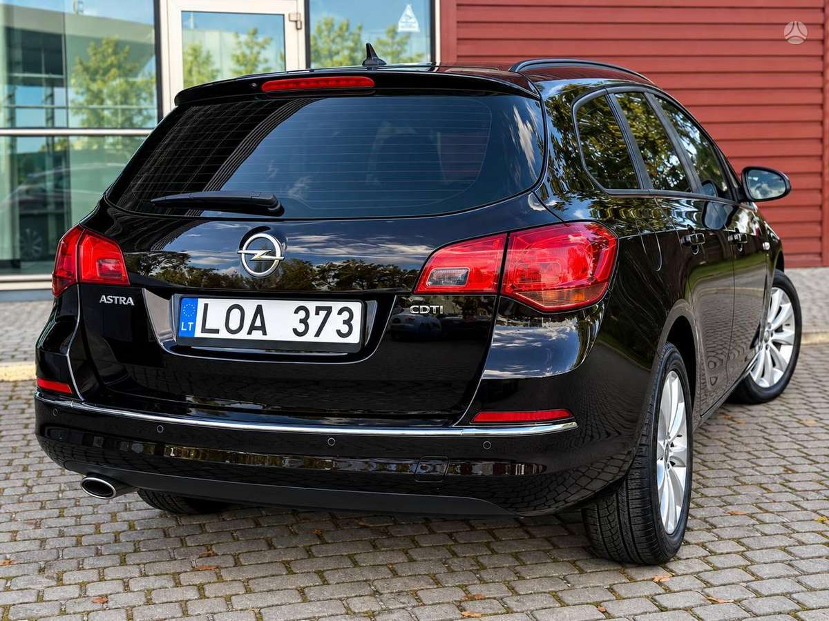 Opel Astra 2013 — photo 6