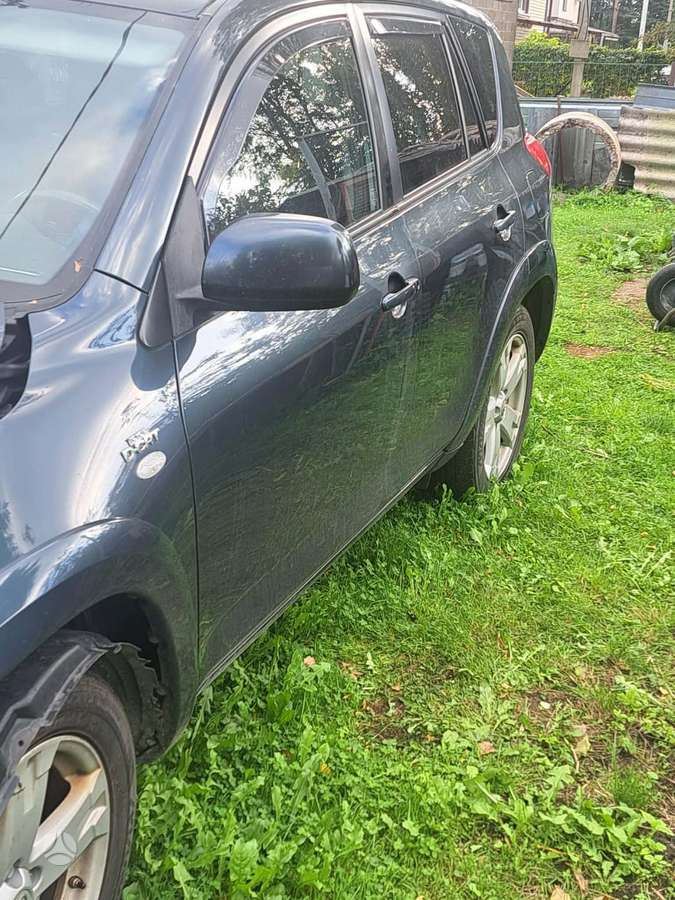 Toyota RAV4 2006 — engine 1995 cm³, 177 HP (130kW)