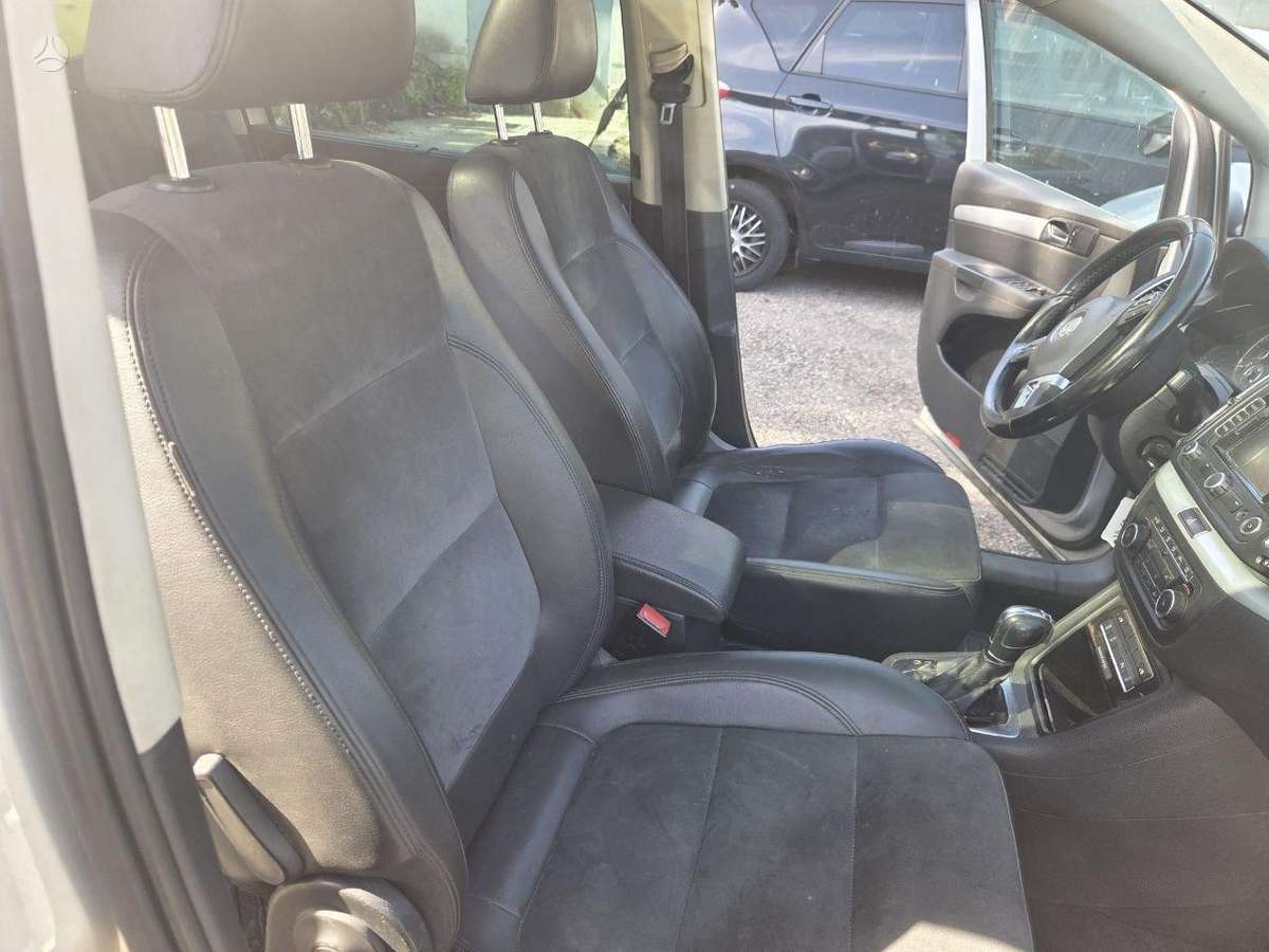 Volkswagen Sharan 2011 — photo 12