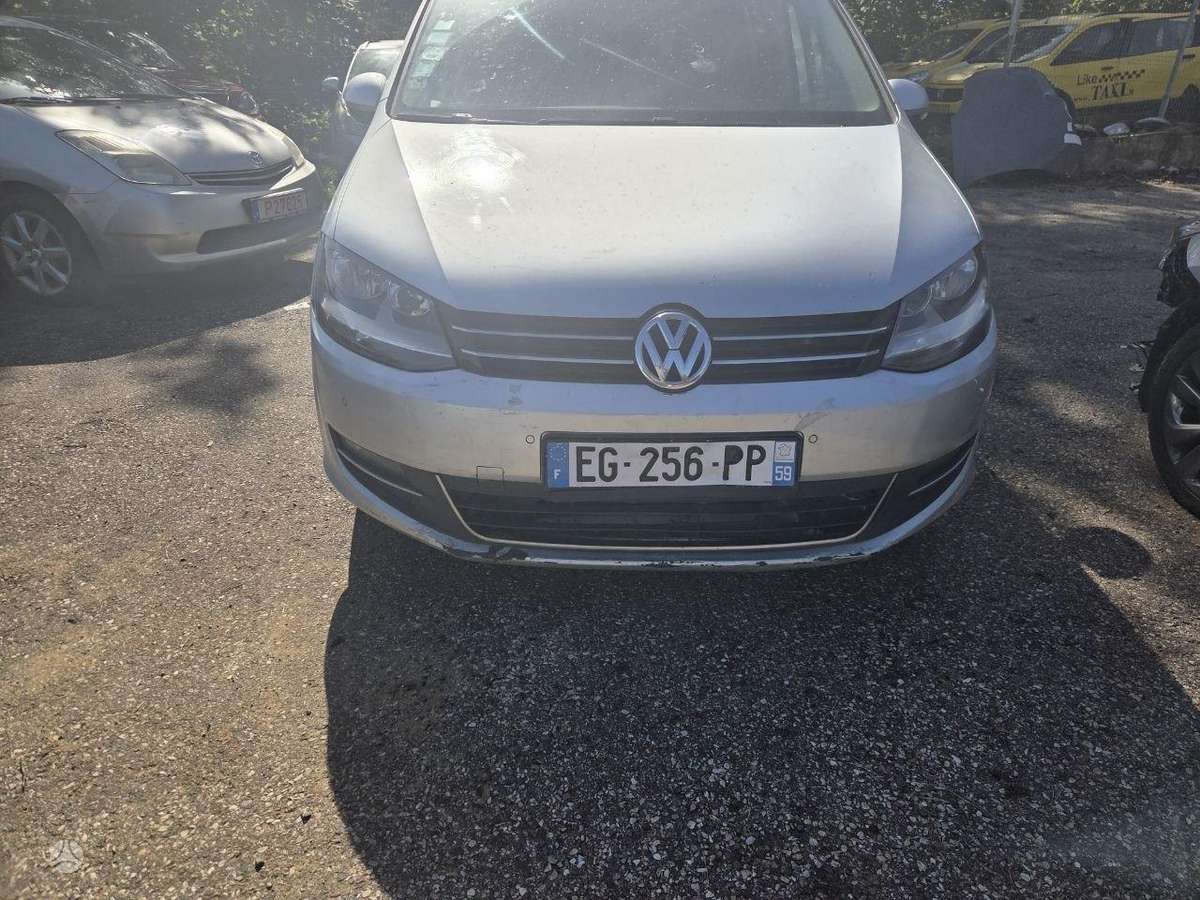 Volkswagen Sharan 2011 — interior