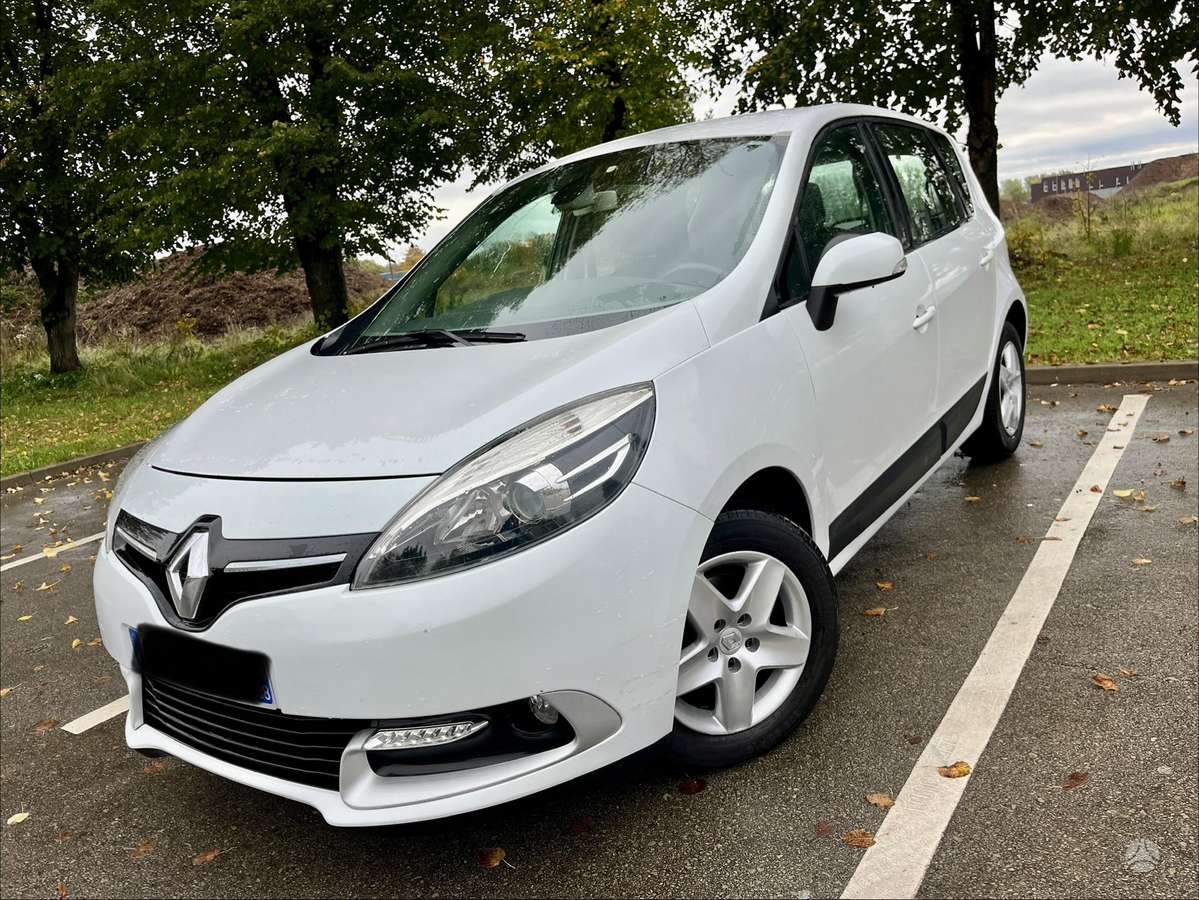 Renault Scenic 2013 — вигляд ззаду