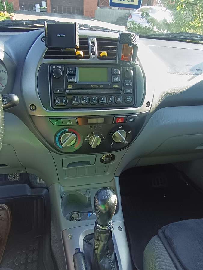 Toyota RAV4 2004 — вигляд ззаду