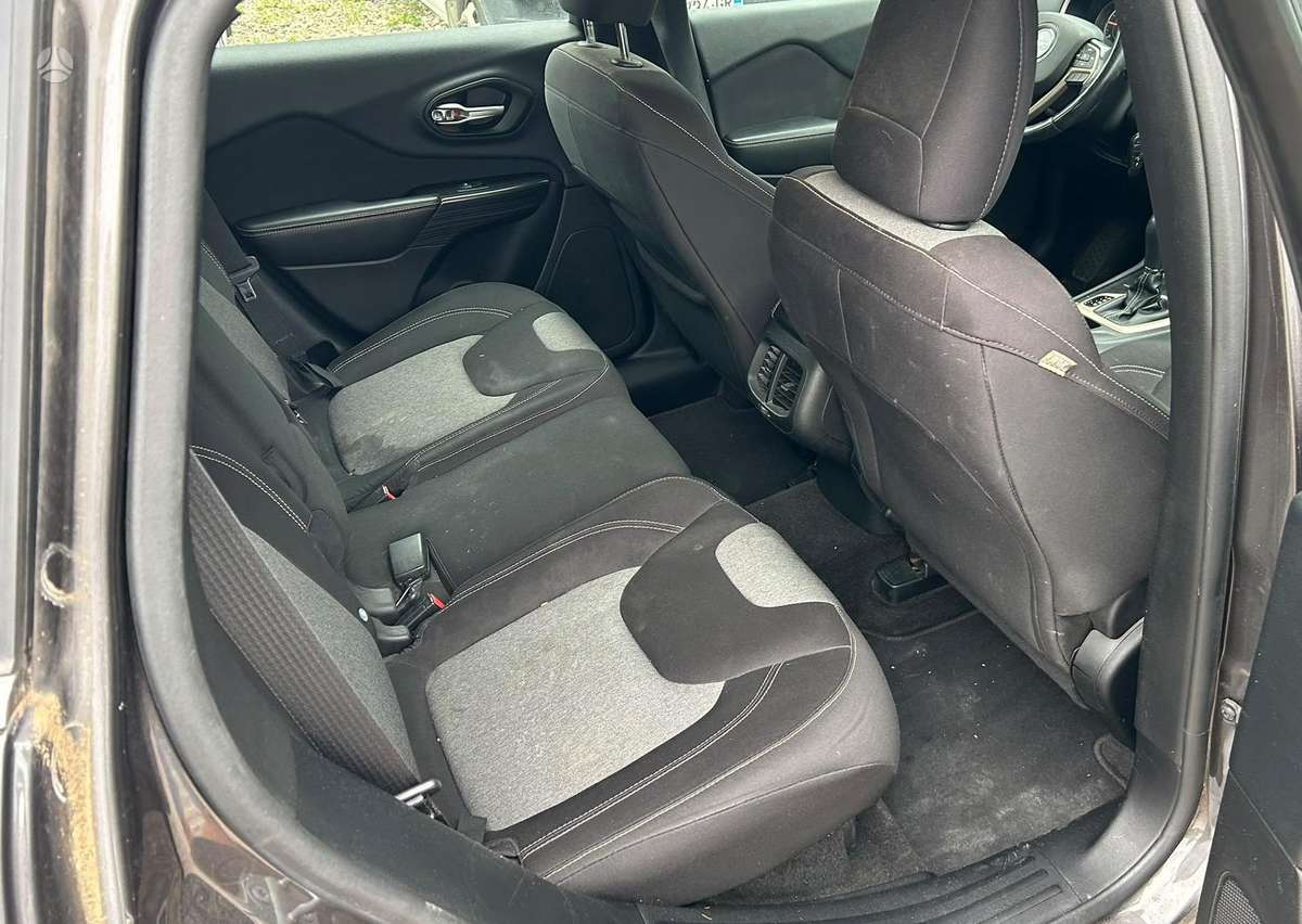 Jeep Cherokee 2014 — photo 11