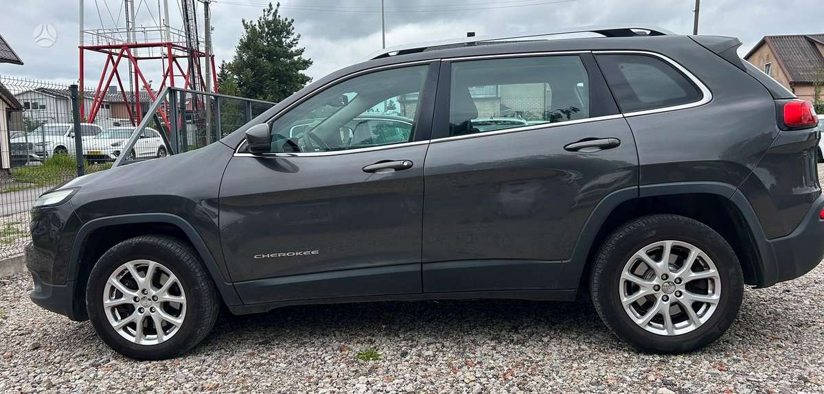 Jeep Cherokee 2014 — interior