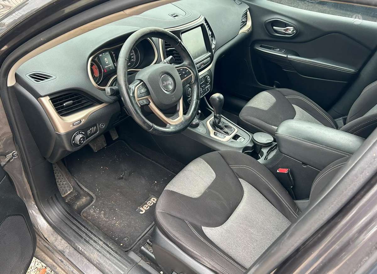 Jeep Cherokee 2014 — photo 9