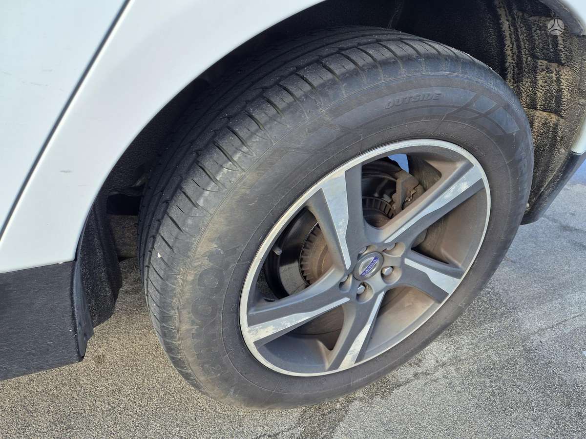 Volvo XC60 2009 — photo 12