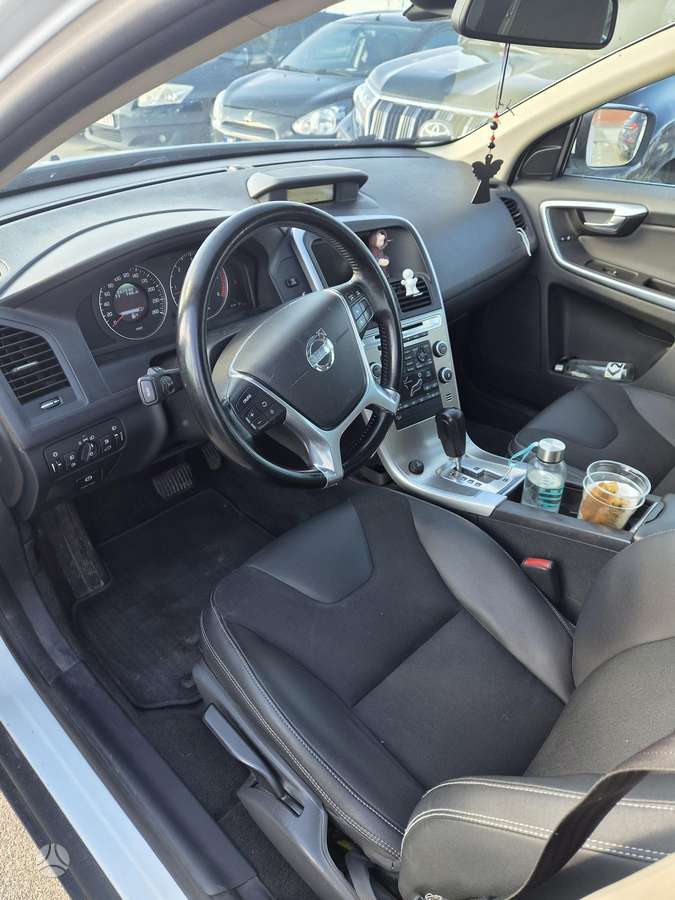Volvo XC60 2009 — photo 6