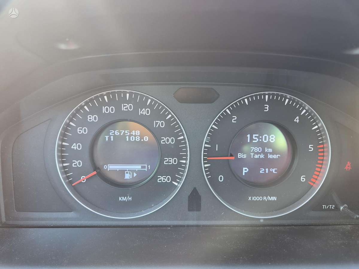 Volvo XC60 2009 — photo 7