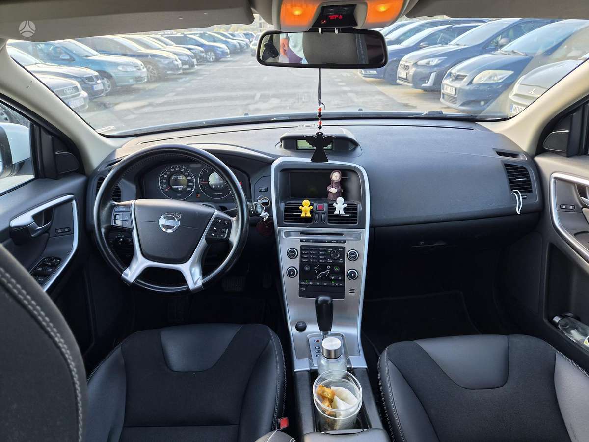 Volvo XC60 2009 — photo 8