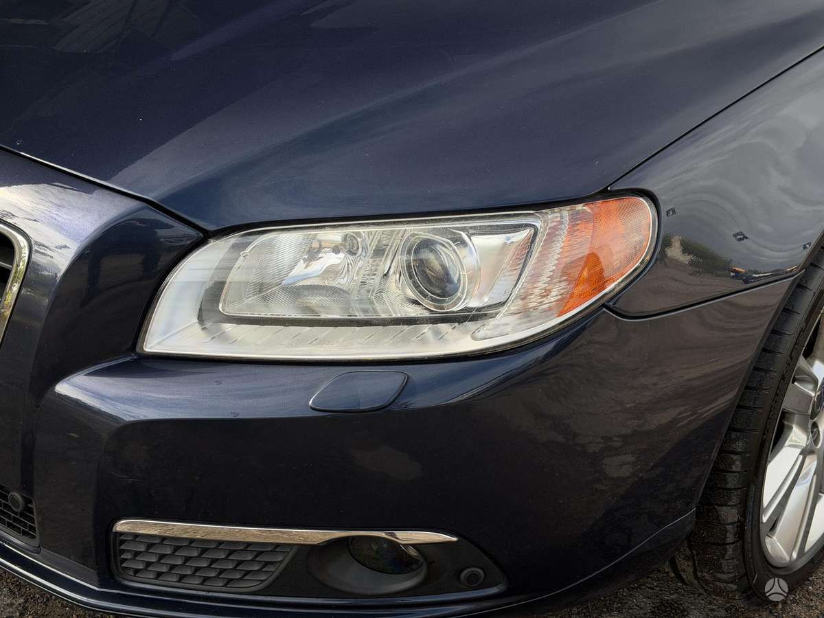 Volvo V70 2012 — photo 15