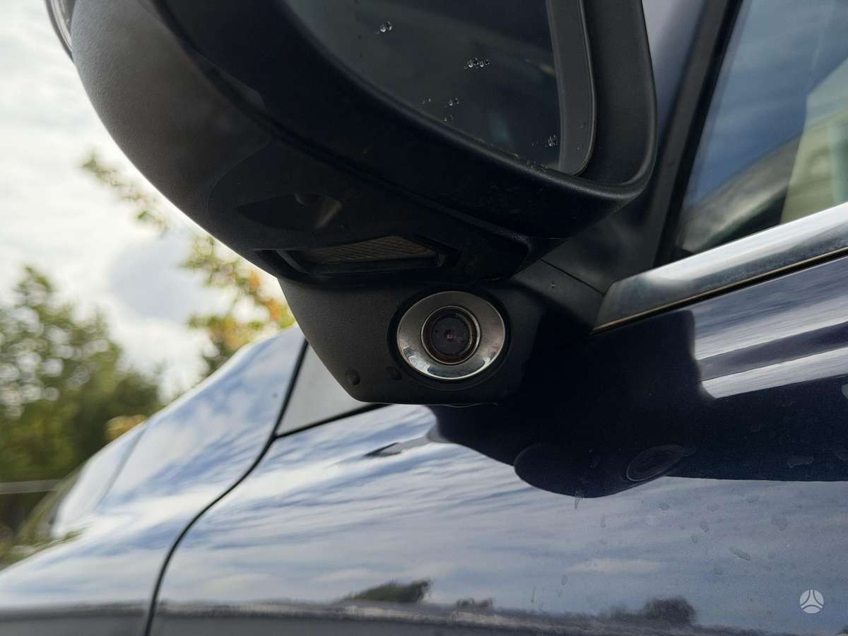 Volvo V70 2012 — photo 17