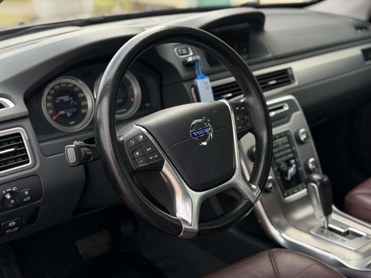 Volvo V70 2012 — photo 19