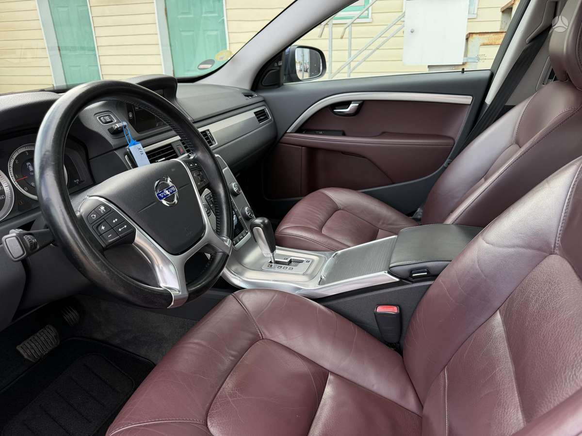 Volvo V70 2012 — photo 20