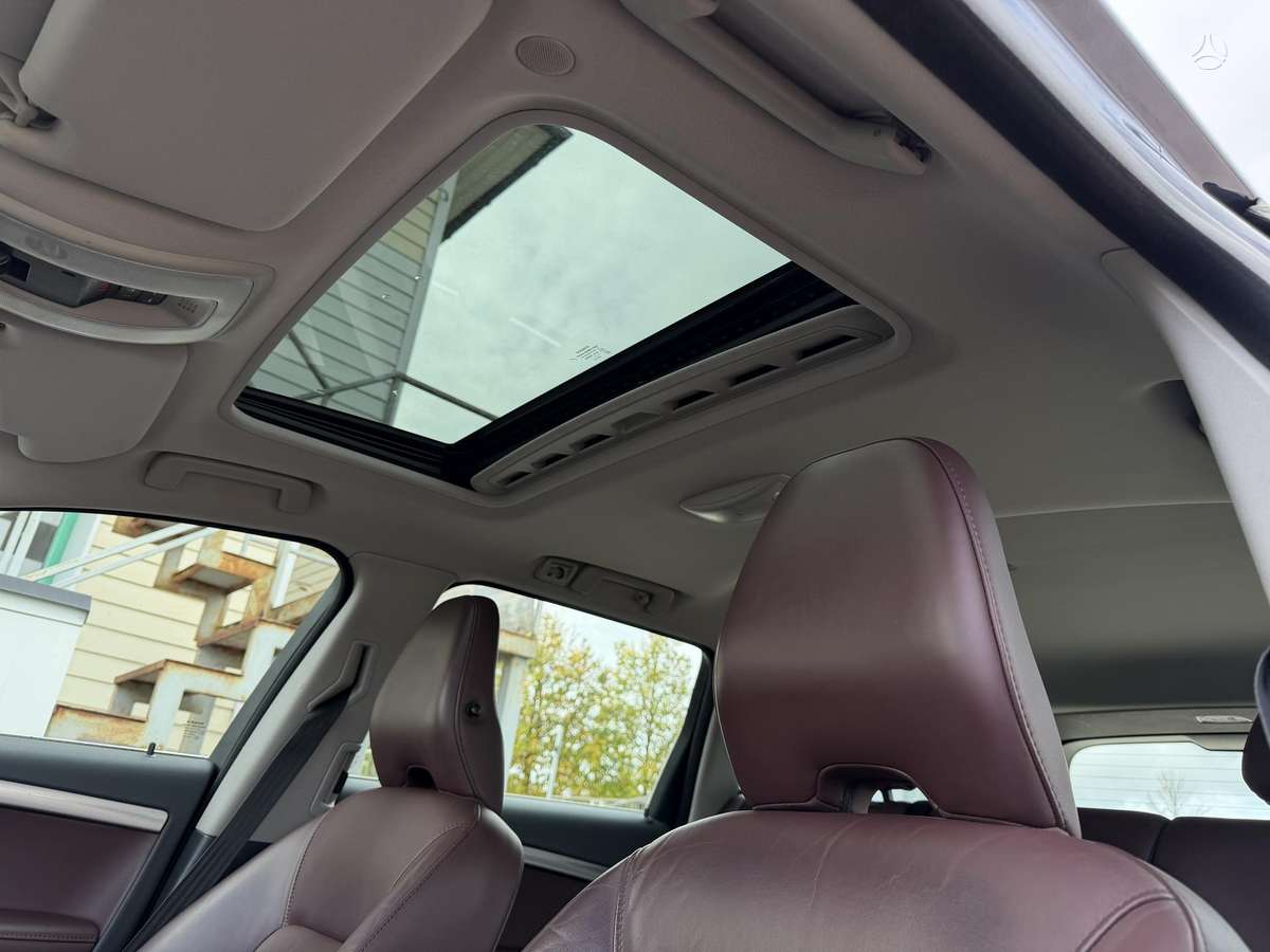 Volvo V70 2012 — photo 22