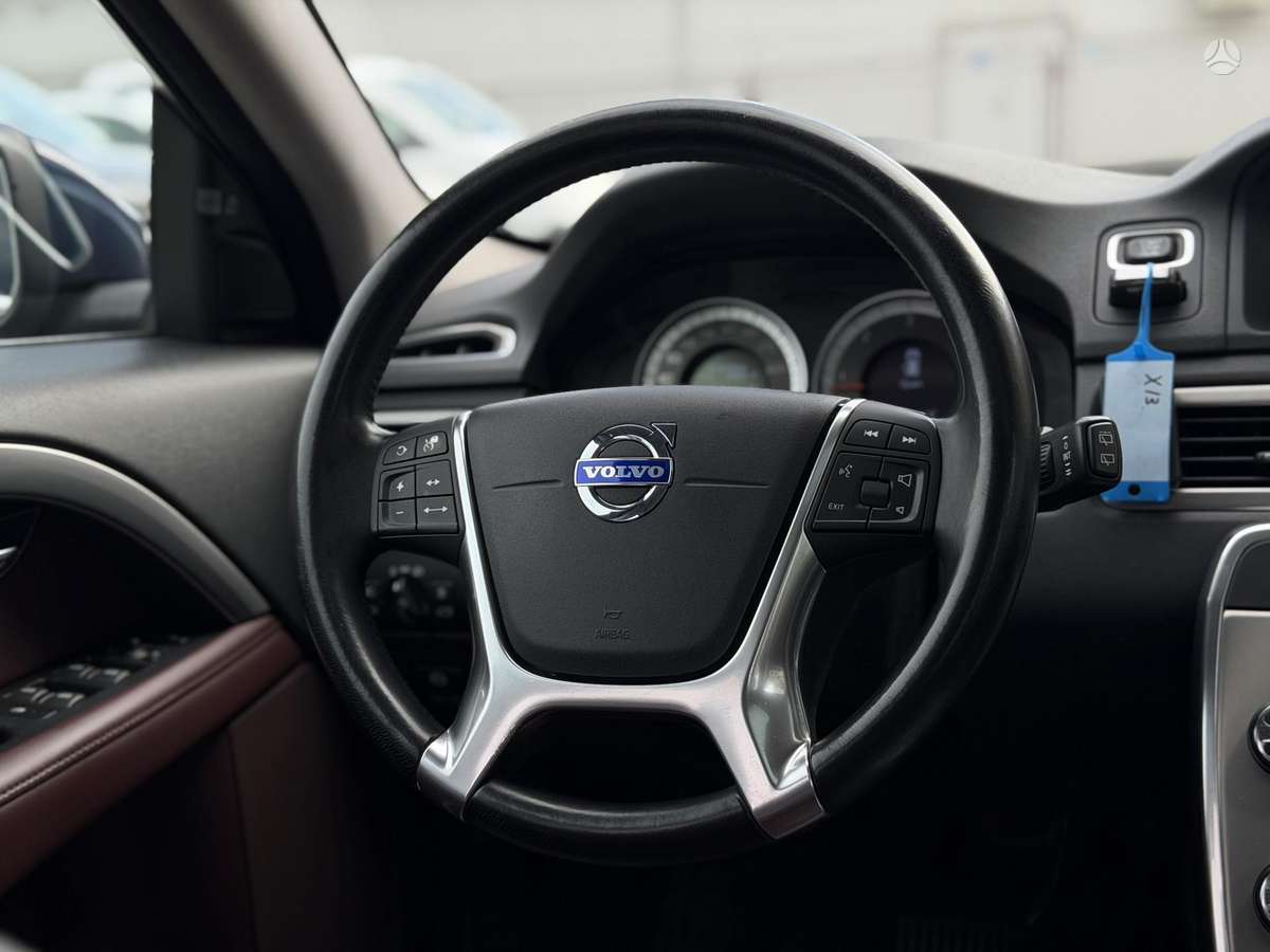 Volvo V70 2012 — photo 26