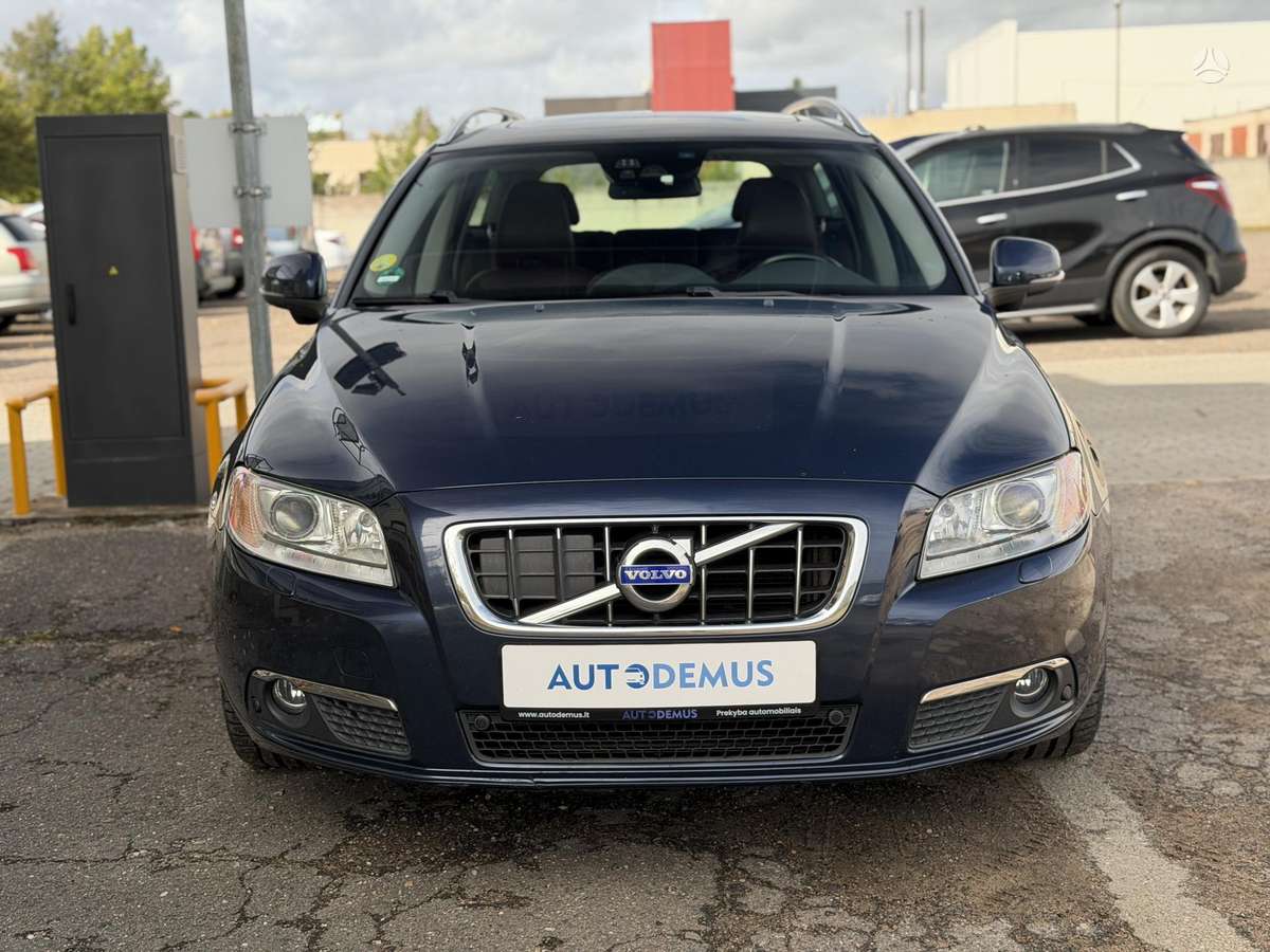 Volvo V70 2012 — photo 6
