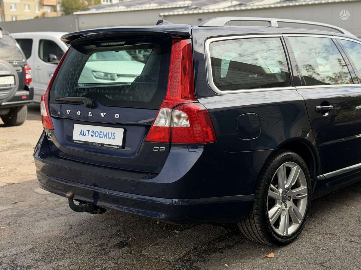 Volvo V70 2012 — photo 8