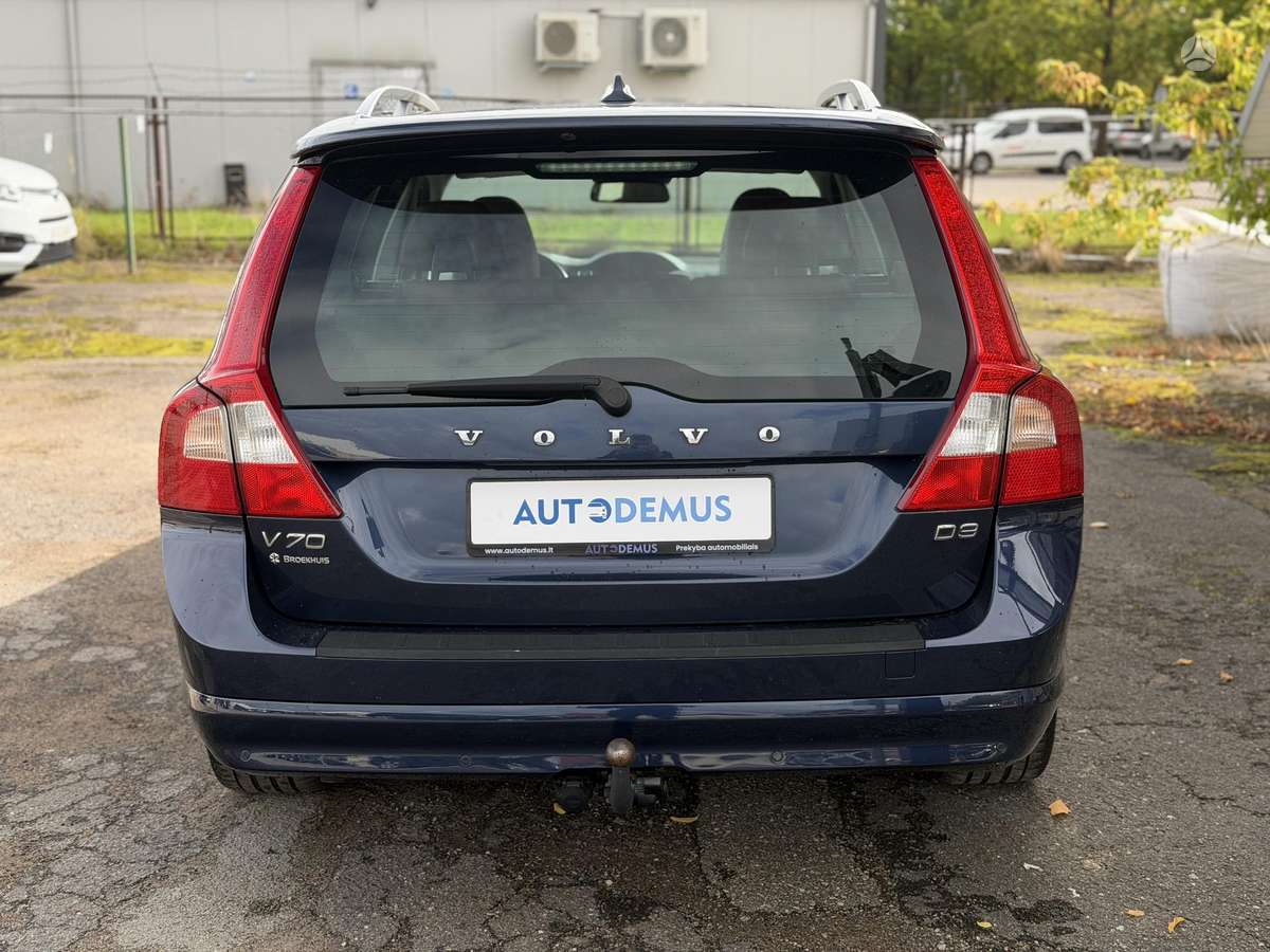 Volvo V70 2012 — photo 9
