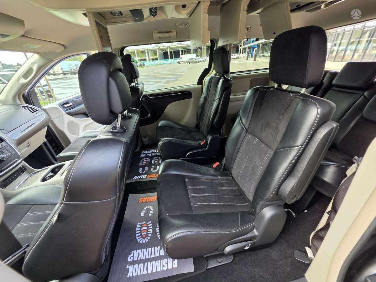 Lancia Voyager 2013 — фото 15