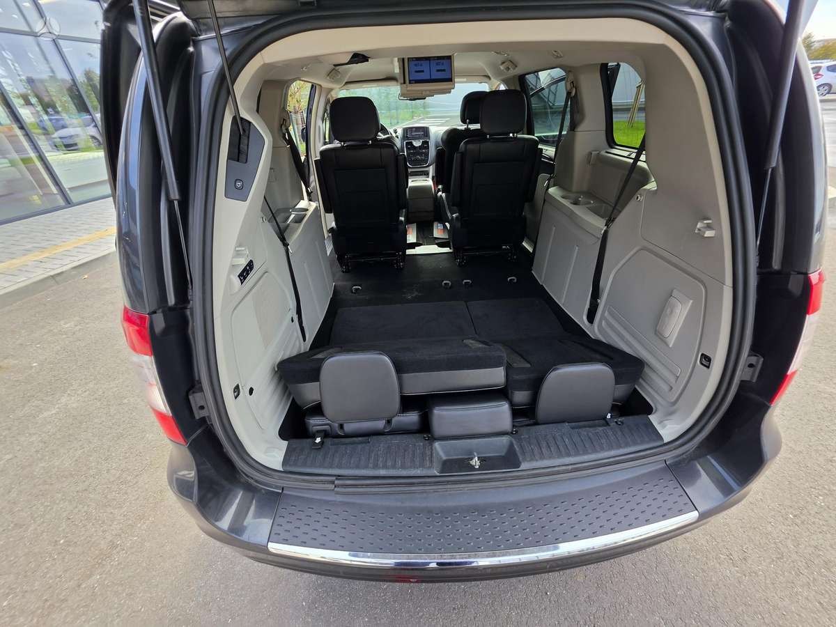 Lancia Voyager 2013 — фото 17