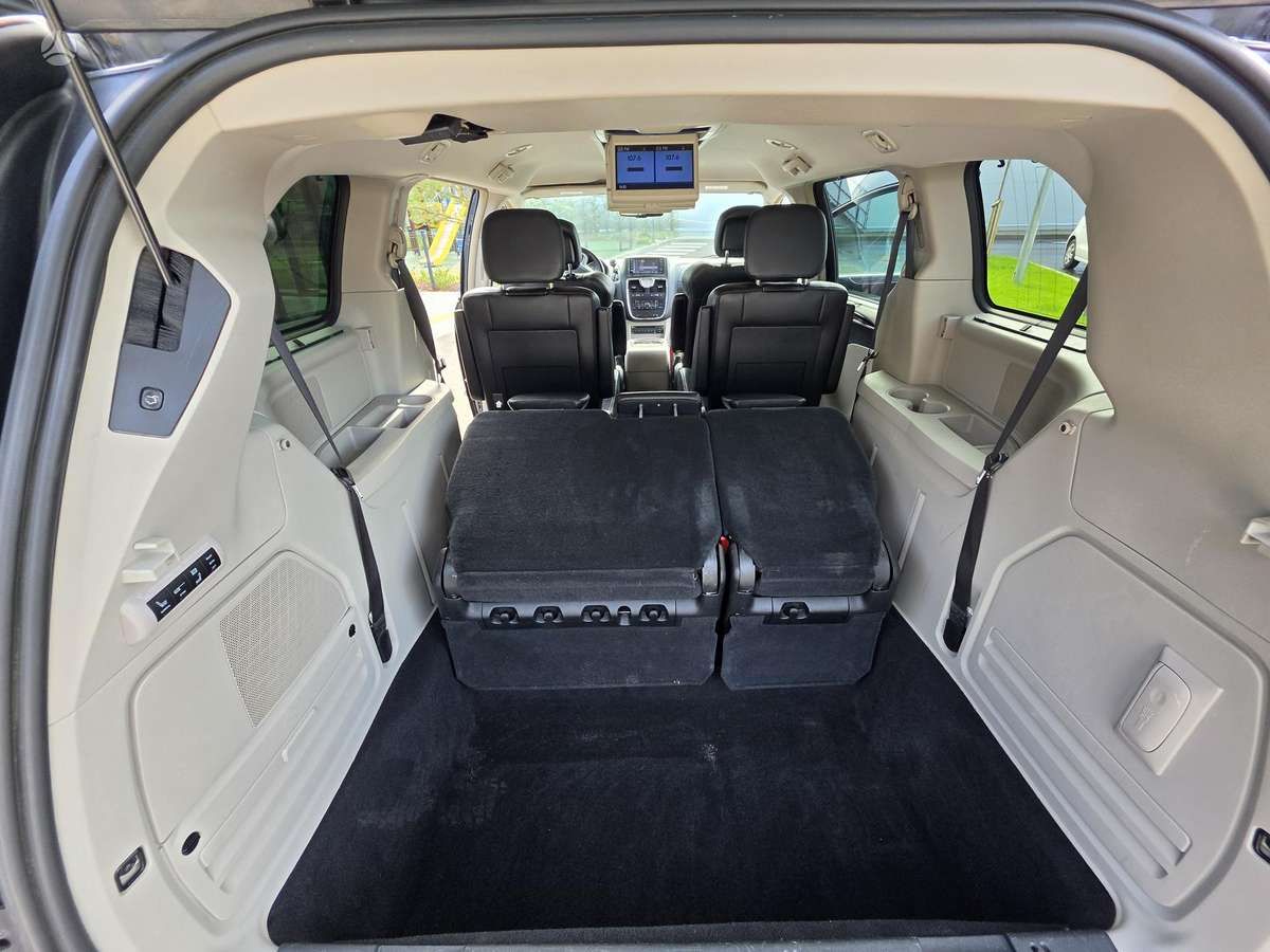 Lancia Voyager 2013 — фото 18