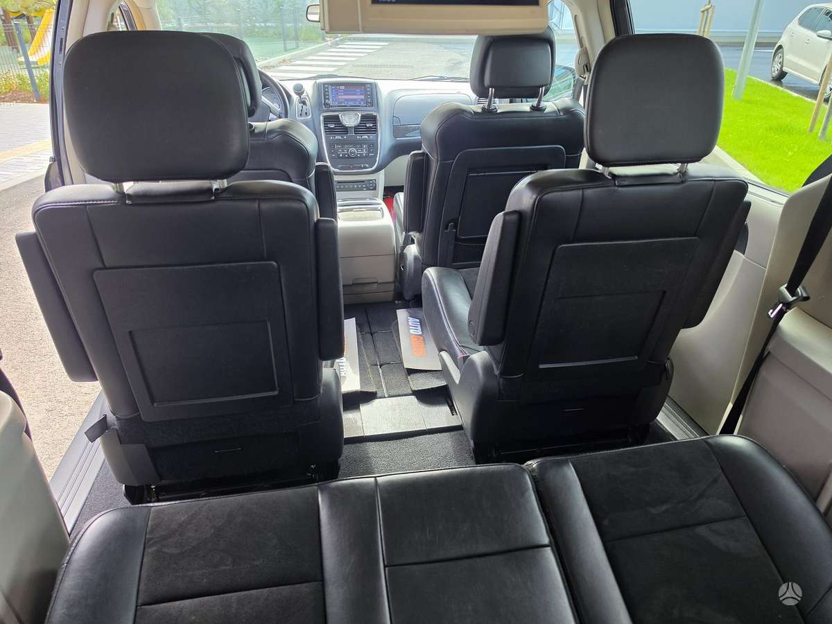 Lancia Voyager 2013 — фото 19