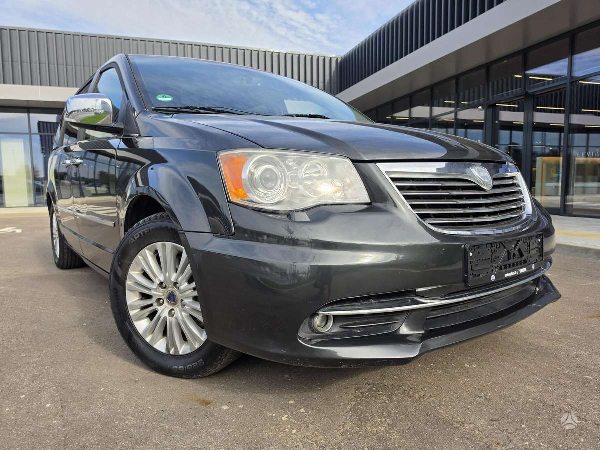 Lancia Voyager 2013 — фото 22