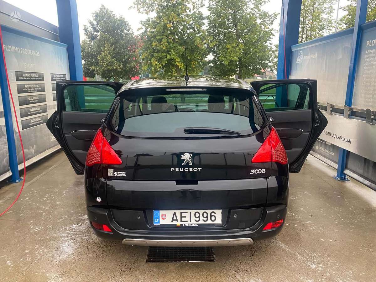 Peugeot 3008 2011 — engine 2000 cm³, 163 HP (120kW)