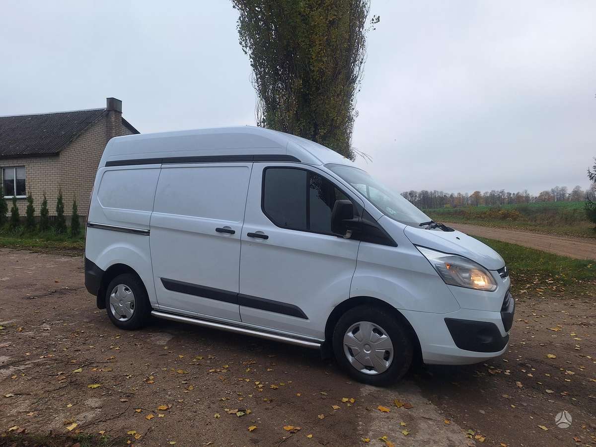 Ford Transit 2015 — rear view