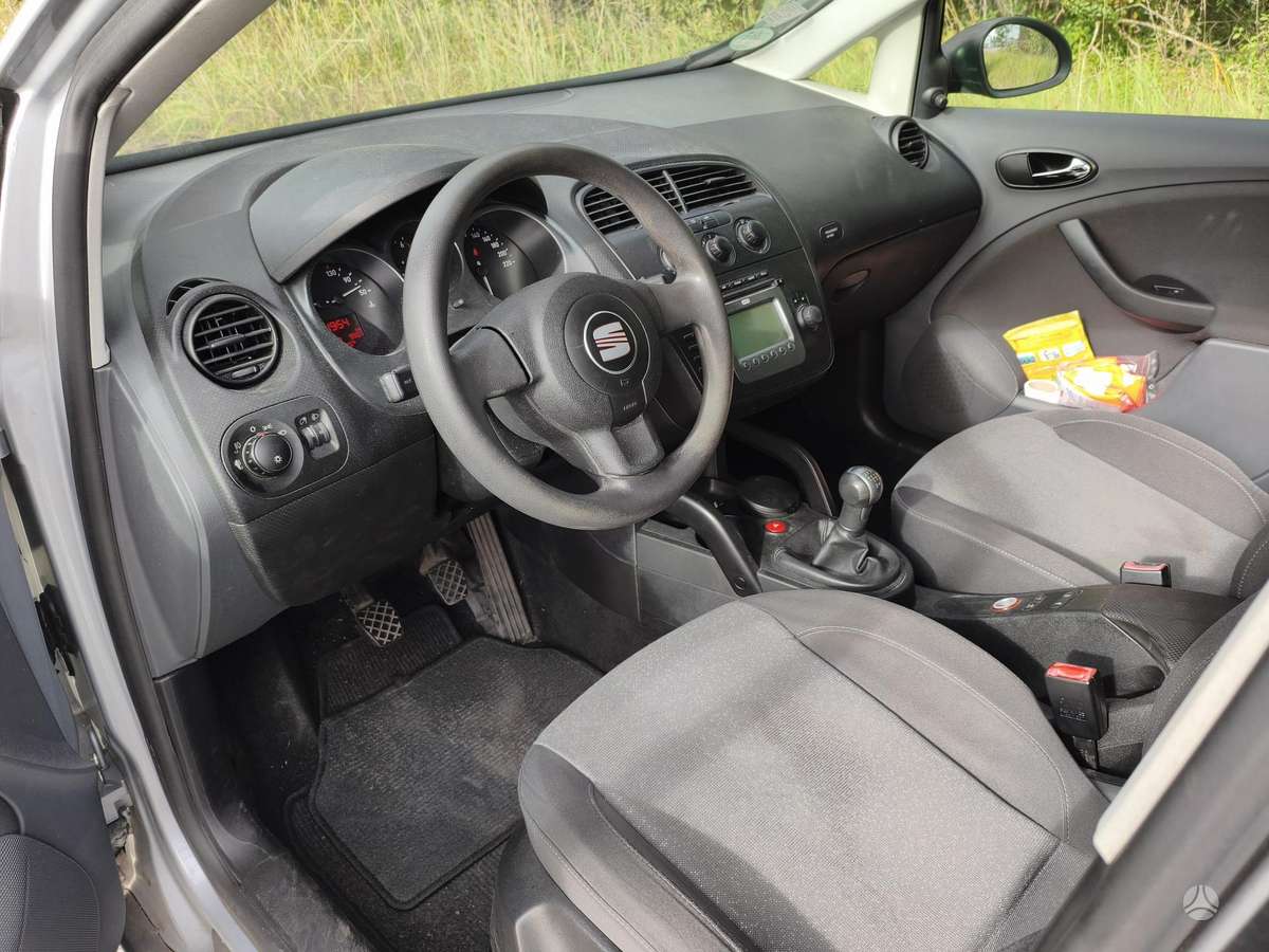 Seat Altea 2007 — двигун 1595 cm³, 102 HP (75kW)