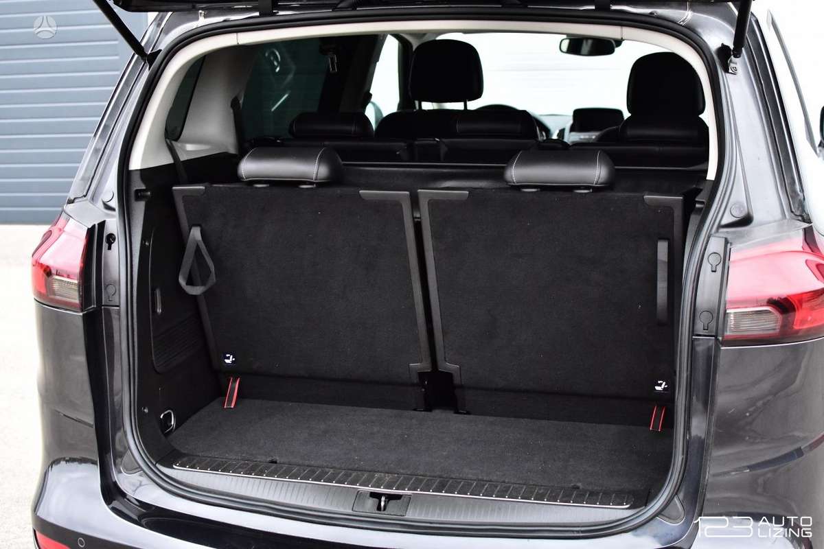 Opel Zafira 2012 — photo 11