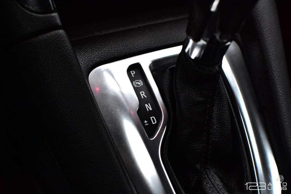 Opel Zafira 2012 — photo 18