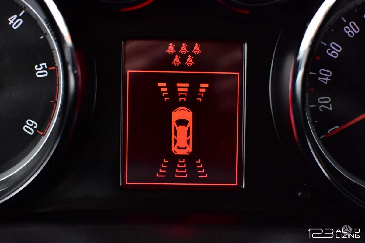 Opel Zafira 2012 — photo 23