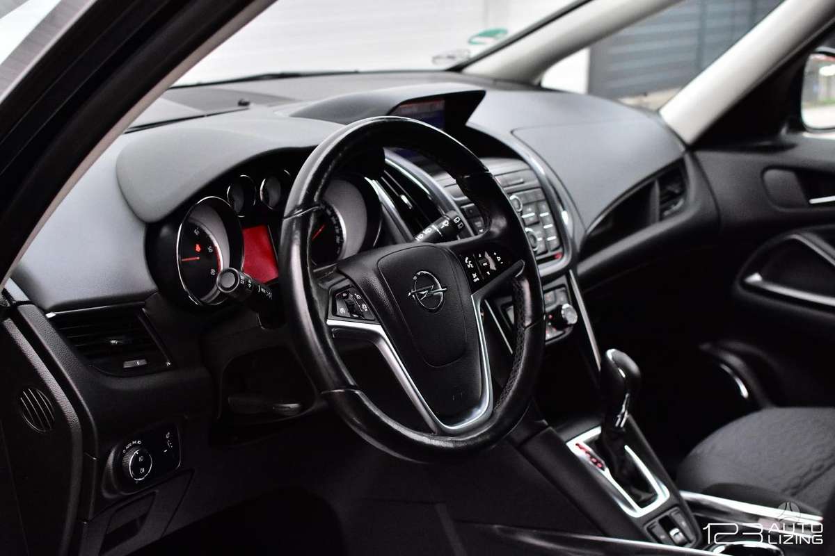 Opel Zafira 2012 — photo 26